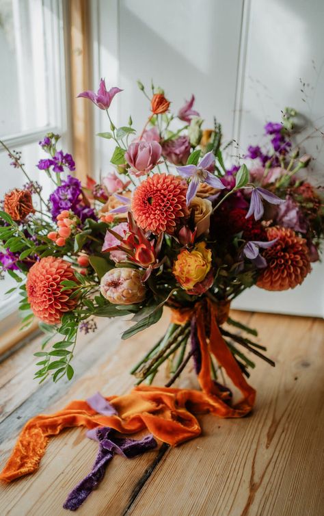 Wildflower Wedding Ceremony, October Bouquet, Woods Photoshoot, Wildflower Wedding Theme, Bright Wedding Colors, Flower Boquet, Bridal Bouquet Fall, Wedding Colours, Winter Wedding Flowers