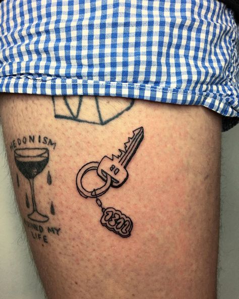 🙂Auto-K Tattoo🙃 on Instagram: “key for fun 🔑 1312  #autok #autoktattoo #freshtattoo #homestyletattoo #ignoranttattoo #ignorantstyletattoo #undergroundartists…” Ctrl Key Tattoo, House Key Tattoo, Apartment Tattoo, Key Ring Tattoo, Flying Key Tattoo, Keychain Tattoo, Fun Tattoo Ideas, Keys Tattoo, Tattoo Key