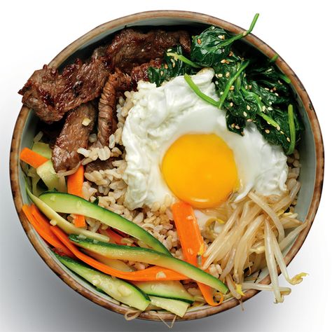 Korean Recipes: Bibimbap with Beef Bulgogi Women's Health Magazine Bim Bop, Koreansk Mad, Bulgogi Recipe, Rice Food, Bulgogi Beef, Korean Recipes, Bulgogi, Asian Dishes, Sriracha