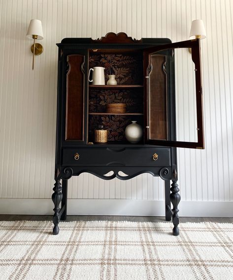 *SOLD!/Example hutch* *If you would like a similar refinished vintage hutch - message me for a custom order.  40"(W) 14 1/4"(D) 64"(H)  (SOLD) This handsome hutch/display with glass has had quite an extraordinary renewal! This vintage hutch is unique as it naturally has not just modern farmhouse elements but a *dab of an art deco essence as seen with the wood colored geometrical details.  This China cabinet and display case is best described as if Frank Lloyd Wright refinished a piece of furniture after being inspired by an Anthropology store! If you're looking for something special that no one else has, or an extra piece of furniture for your home to store treasured belongings/home decor in - this hutch is for you!  *To save on a couple hundred dollars of Etsy taxes/fees for both the sell Corner Dining Hutch, Curved Glass Cabinet, 1850s Furniture, Old China Cabinet Makeover, Liquor Cabinet Modern, Hutch Liquor Cabinet, China Display Ideas, Diy China Cabinet Makeover, Corner Hutch Dining Room