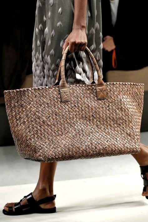 Classic Bottega Veneta Handbags to Invest In—From the Cassette to the Jodie | Vogue Bottega Clutch, Cassette Bag Bottega, Bottega Veneta Chain Cassette, Bottega Veneta Chain Pouch, Bottega Veneta Cassette Bag, Padded Cassette Bag, Bottega Bag, Bottega Veneta Pouch, Bottega Veneta Jodie