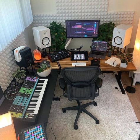 Home Music Studio Ideas, Home Studio Design, Home Studio Desk, Music Studio Decor, Music Room Design, Home Recording Studio Setup, Recording Studio Setup, Dj Room, Home Music Rooms