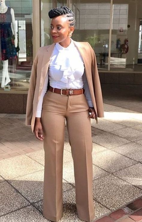 Stylish Business Outfits, Fashionable Work Outfit, Business Attire Women, Easy Fashion, Corporate Attire, Corporate Wear, Stylish Work Attire, Professional Outfits Women, Woman Suit Fashion