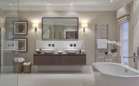 Elegant bathroom by Sophie Patterson Interiors Sophie Paterson Interiors, Sophie Paterson, Mold In Bathroom, Popular Interior Design, Big Bathrooms, Bad Design, Elegant Bathroom, Interior Design Tips, Luxury Interior Design