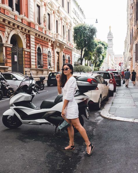 Italy Packing List Summer, Summer Travel Outfit Ideas, Contiki Tour, Italy Packing List, What To Wear In Italy, Vacation In Italy, Elegant Summer Dresses, Chic Holiday, Italy Summer