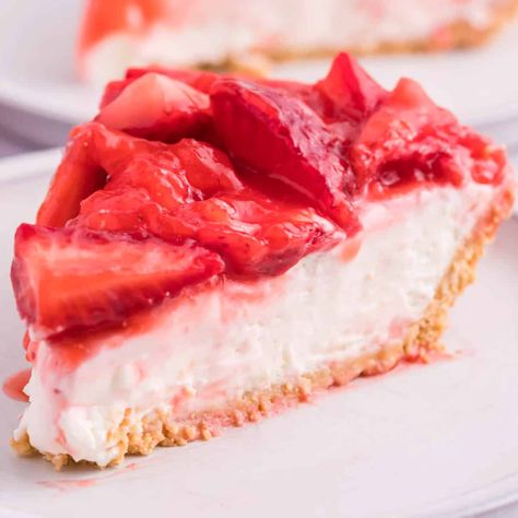 Strawberry Cream Cheese Pie Strawberry Cream Cheese Pie, Strawberry Cake Easy, Cream Cheese Pie, Best Banana Pudding, Cheese Pie, Country Cook, Strawberry Topping, Cheese Pies, The Country Cook