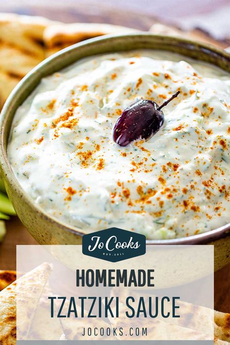 Homemade Tzatziki Sauce - a refreshing and cool sauce made with yogurt, cucumber and dill, perfect for dipping, on gyros or an easy snack! #homemade #tzatziki #recipe Frozen Casserole Recipes, Tzatziki Sauce Easy, Greek Tzatziki Sauce, Greek Tzatziki, Tzatziki Recipe, Tzatziki Sauce Recipe, Mediterranean Cooking, Vegetable Bread, Homemade Tzatziki Sauce