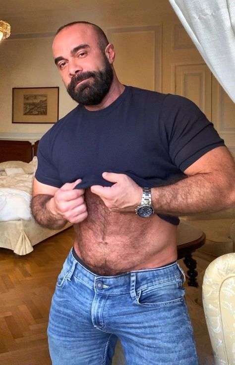 Bearded Guys, Men Standing, Buff Guys, Men Bodies, Mens Hair Colour, Beefy Men, Muscle Bear, Bear Men, Country Men