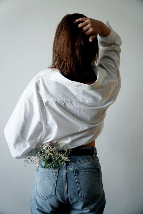 a lil photoshoot with a very talented friend. my inspiration for this was "simple". i put jeans and a white shirt on and got some flowers from a local flower shop, moved the couches from the living room and just had some fun :) Jeans And Shirt Photoshoot Ideas, Denim And White Shirt Photoshoot, White Shirt Photoshoot Women Aesthetic, Shirt Poses Photo Ideas Women, Jeans White Shirt Photoshoot, White Shirt And Jeans Outfit Photoshoot, Shirt Photoshoot Ideas, White Shirt Photoshoot Women, White Shirt Photoshoot