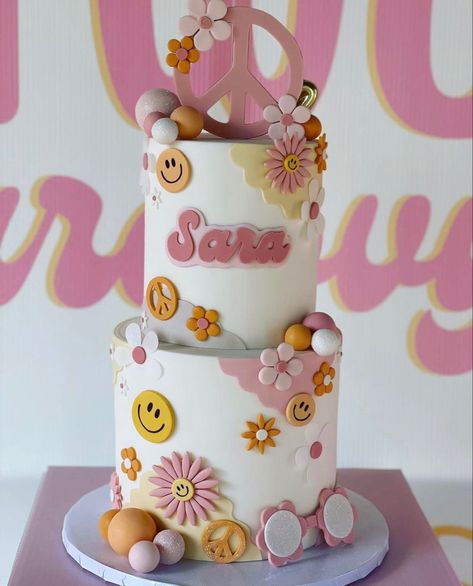 Two Groovy Birthday Smash Cake, Groovy Bday Theme, Two Groovy Macarons, Good Vibes Birthday Cake, Flowered Themed Birthday Party, One Groovy Birthday Cake, Retro Birthday Cake Ideas, Turning 9 Birthday Ideas, Groovy Theme Birthday Cake