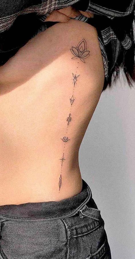 Side Body Tattoos, Mutterschaft Tattoos, Side Tattoos Women, Tattoos On Side Ribs, Protection Tattoo, Rib Tattoos For Women, Torso Tattoos, Dot Tattoos, Spine Tattoos For Women