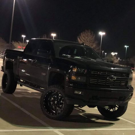 Silverado Truck Aesthetic, Silverado Truck Lifted, Blacked Out Trucks Chevy, Blacked Out Silverado, Black Trucks Aesthetic, Chevy Z71 Lifted 4x4, Cute Trucks For Women, Black Silverado Truck, Lifted Black Trucks