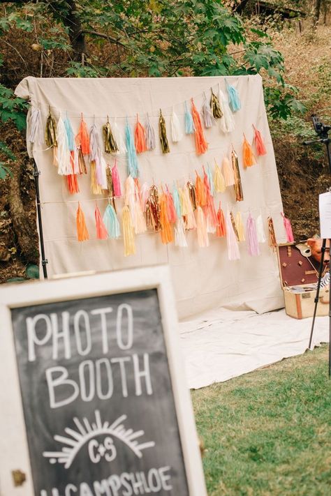 Campsite Wedding, Decor Photobooth, Diy Fotokabine, Boho Chic Party, Coachella Party, Fest Temaer, Bohemian Party, Graduation Party Planning, Grad Party Decorations