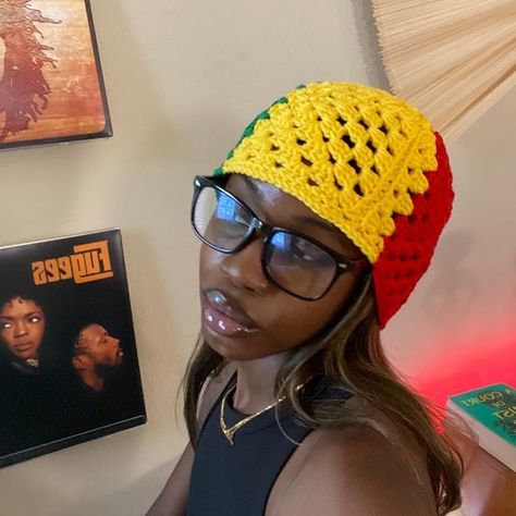 Granny Square hats of the week 🇬🇭🇨🇲 Crochet Granny Square Beanie, Granny Square Hats, Square Hats, Crochet Granny Square Hat, Crochet Diys, Granny Square Hat, Crochet Pins, Blk Women, Beanie Pattern Free