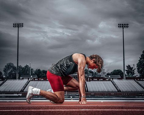 Track Photoshoot Photo Ideas Guys, Senior Picture Ideas For Guys Track, Track Senior Pictures Boys, Track Graduation Pictures, Track And Field Photoshoot, Track Poses Photo Shoots, Track Pictures Poses, Senior Pictures Track, Track And Field Senior Pictures