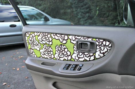 Upholster your car door with fabric | Diary of a mad crafter Kereta Sport, Car Interior Diy, Ideas Hogar, Car Upholstery, Car Mods, Car Hacks, Diy Car, Car Interior Decor, Cars Organization