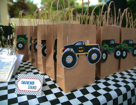 Monster Jam Birthday Party Ideas, Monster Truck Theme Birthday Party, Festa Monster Truck, Monster Truck Cookies, Monster Jam Birthday Party, Monster Truck Jam, Monster Truck Birthday Party, Monster Jam Birthday, Monster Jam Party