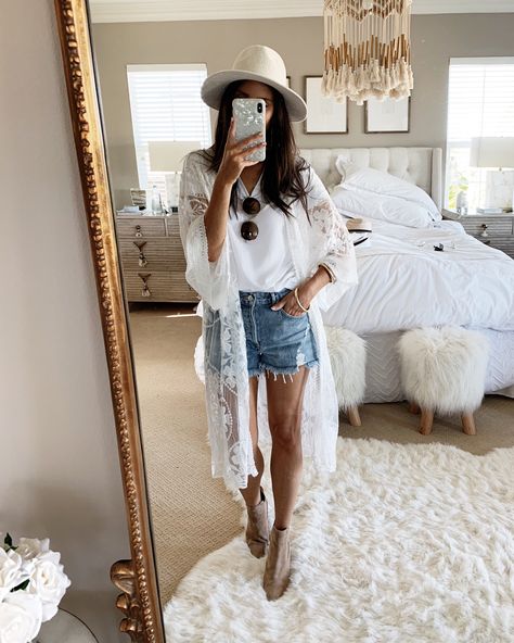 White Lace Kimono Outfit, Lace Duster Outfit, Lace Kimono Outfit, Wide Brim Hat Outfit, Brim Hat Outfit, Hat Outfit Summer, White Lace Kimono, Trajes Country, Kimono Outfit