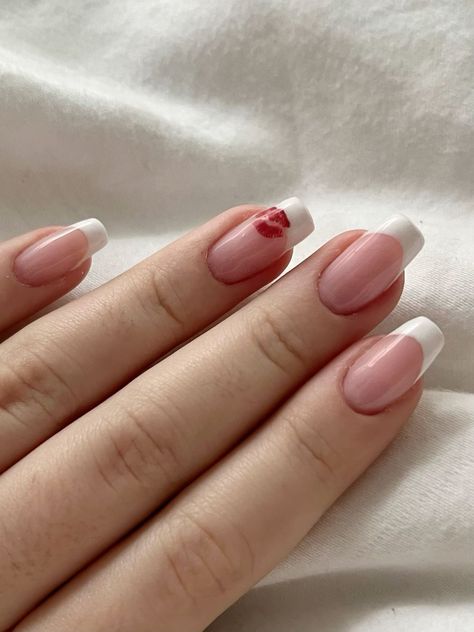 Chic White French Tips with Subtle Ombré and Gradient Effects French Kiss Nails, Kiss Mark Nails, Pink White Nails, Uñas Ideas, Acrylic French, Blue And White Nails, Nails Designer, Impress Nails, Kiss Nails