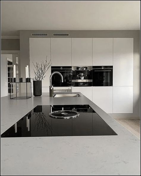 So we're spotlighting twenty modern kitchens below that exemplify the sleek, innovative aesthetic. #modernkitchen #kitchen Desain Pantry Dapur, Pelan Rumah, Black And White Kitchen, Desain Pantry, Dream Kitchens Design, Budget Kitchen, Kitchen Interior Design Modern, Luxury Kitchen Design, Kitchen Room Design