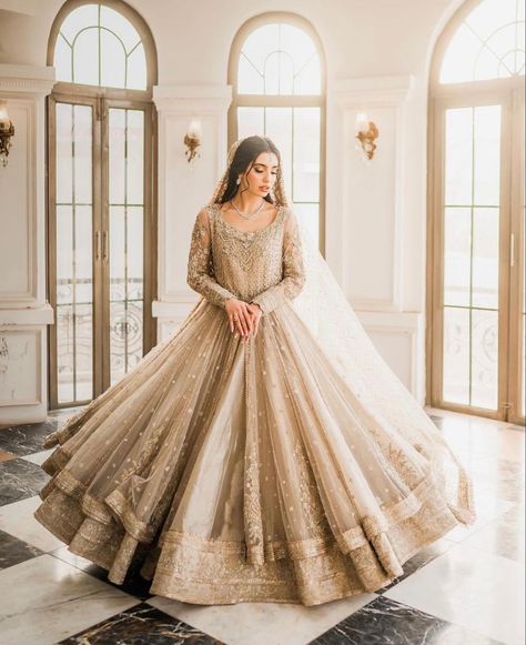 Pakistan Wedding Dress, Nikah Outfit, Ideas For Weddings, Portraits Ideas, Pakistan Wedding, Pakistani Bridal Dress, Nikah Dress, Walima Dress, Desi Wedding Dresses