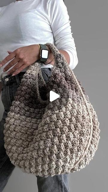 Making Pumpkins, London Bag, Start Crocheting, Crochet Sweater Design, Clothes Tutorial, Wool Bags, Crochet Bag Pattern Free, Crochet Vest Pattern, Crochet Braid Styles