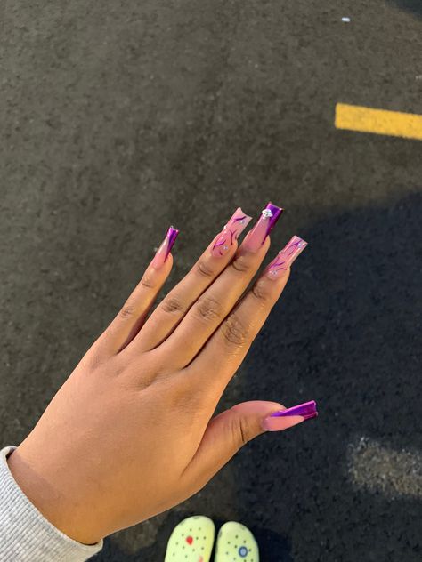 Nail Ideas Acrylic Purple, Shorties Nails Summer Colors, Short Purple Acrylic Nails, Baddie Nail Designs, Acrylic Nails Yellow, Purple Chrome Nails, Purple Acrylic Nails, Acrylic Toe Nails, Sassy Nails