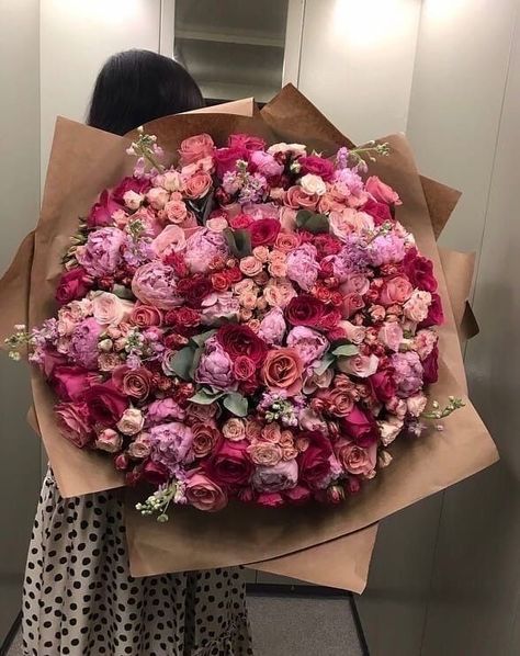 Flower Boquet, Luxury Flower Bouquets, Spring Flower Arrangements, Ikebana Flower, Prettiest Bouquet, Boquette Flowers, Flowers Bouquet Gift, Nothing But Flowers, Giant Flowers