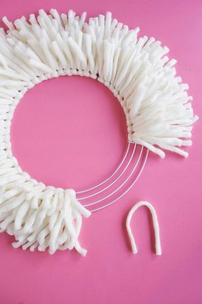 DIY Yarn Wreath  - A Beautiful Mess Make A Wreath, Crochet Wreath, Burlap Wreaths, Diy Yarn, Fabric Wreath, Yarn Wreath, Diy Bricolage, A Beautiful Mess, Wreath Tutorial