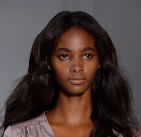 Girls Undercut, Tami Williams, Jill Stuart Beauty, Wallpapers Black, Goddess Aesthetic, Classic Hairstyles, Jill Stuart, Dark Skin Women, Hair Black