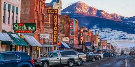 5 Cool Towns Just Outside Bozeman – Montana Gift Corral Livingston Montana, Montana Travel, Big Sky Montana, Bozeman Montana, Places To Live, Big Sky Country, Peaceful Places, River Cruises, Big Sky