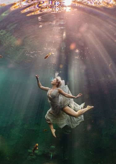 Ethereal Images, Underwater Model, Underwater Photoshoot, Underwater Portrait, Baroque Painting, Magical Powers, Between Two Worlds, Ethereal Aesthetic, Bizarre Art