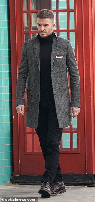 David Beckham Outfit, Old Money Summer Outfits Men, David Beckham Style Outfits, Men's Winter Fashion, Old Money Summer Outfits, Old Money Summer, David Beckham Style, Old Man Fashion, Smart Casual Menswear