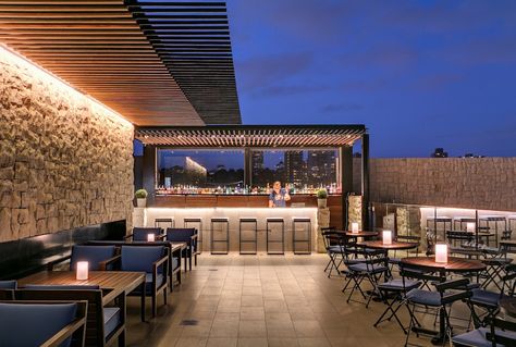 Roof Top Lounge Design, Rooftop Pub Design, Rooftop Lounge Design, Rooftop Cafe Design, Outdoor Bar Lounge, Hotel Pool Bar, Rooftop Lounge Bar, Roof Cafe, Rooftop Bar Design