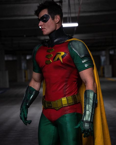 Robin Year One, Cosplay Robin, Nightwing Cosplay, Costume Concepts, Comic Cosplay, Robin The Boy Wonder, Men Models, Men Costumes, Robin Costume