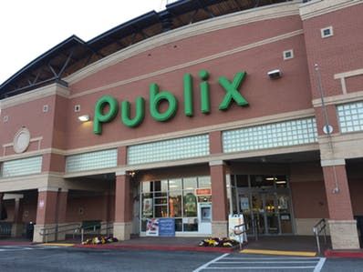 10 Reasons Publix Is the Best Grocery Store Ever | Kitchn Publix Grocery, Publix Store, Food Bank Donations, Jiro Dreams Of Sushi, Ham And Cheese Croissant, Florida High School, Keto Shopping List, Cottage Pie, Online Grocery Shopping