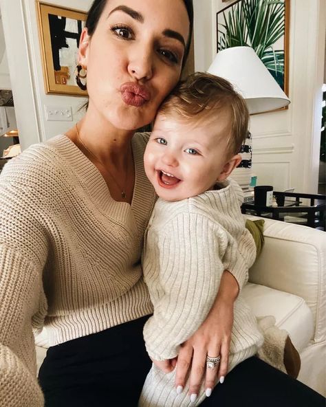 Kathleen Barnes, Mom And Son Matching, Carrie Bradshaw Lied, Chunky Sweaters, Tantrums Toddler, Branded Outfits, Mom And Son, Future Mommy, Buddy Love