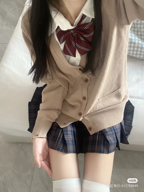 Japanese Uniform, Outfit Korean Style, School Uniform Fashion, School Uniform Outfits, Japan Outfit, Uniform Fashion, Japan Fashion, School Fashion, Korean Outfits