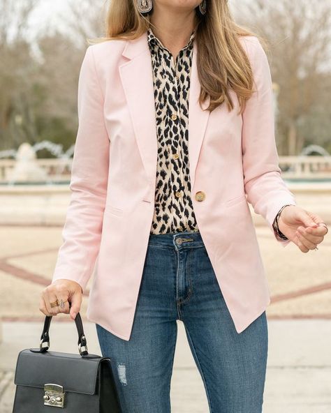 Pink Blazer Outfit, Outfit Mit Blazer, Js Everyday Fashion, Work Outfits Frauen, Blazer Outfits Casual, Blazer Outfits For Women, Blazer Outfit, Summer Work Outfits, Pink Blazer