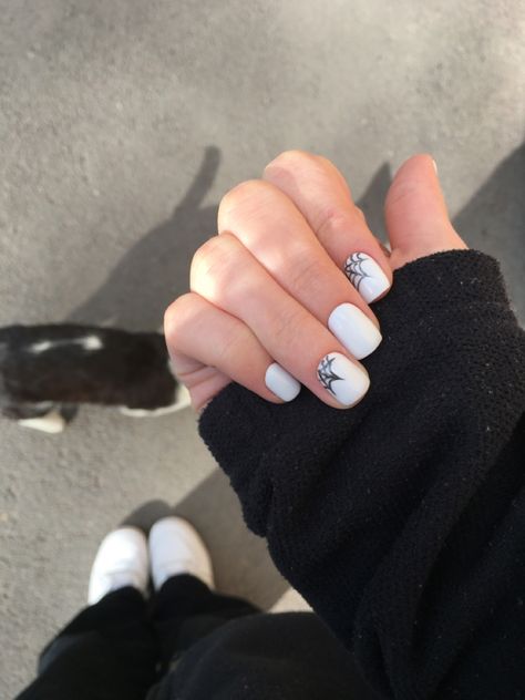 Star Nails White, Black And White Nails Designs, Stargirl Nails, Halloween Cobwebs, It Girl Nails, Black Nails Short, Short Nails Design, Black And White Nail Designs, Teen Nails