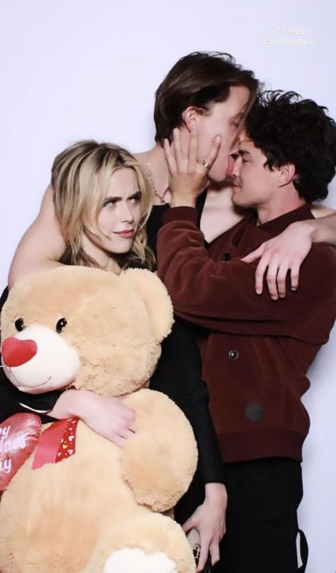 Dude Thats My Ghost, Celebrity Workouts, Sabrina Cast, Gavin Leatherwood, Sabrina Witch, Chilling Adventures Of Sabrina, Kiernan Shipka, Boyfriend Wallpaper, Sabrina Spellman