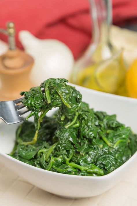 The quickest and easiest way to cook spinach is to cook it quickly over high heat, this recipe show you how. Cooked Spinach Recipes, Frozen Spinach Recipes, Fresh Spinach Recipes, Easy Spinach Recipes, Cook Spinach, Cook Fresh Spinach, Baby Spinach Recipes, Spinach Recipes Healthy, Steamed Spinach