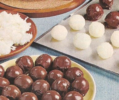 Mashed Potato Candy, Martha Washington Candy, Potato Cookies, British Candy, Mashed Potato Balls, Potato Candy, Coconut Truffles, Coconut Balls, Coconut Candy