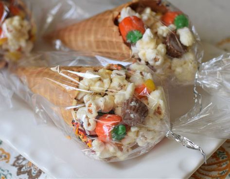 Thanksgiving Popcorn Munch in a Waffle Cone Thanksgiving Popcorn, Cheeseball Pumpkin, Cone Treats, Cone Recipes, Covered Popcorn, Waffle Cone Recipe, Chocolate Covered Popcorn, Dump Cake Pumpkin, Popcorn Treats