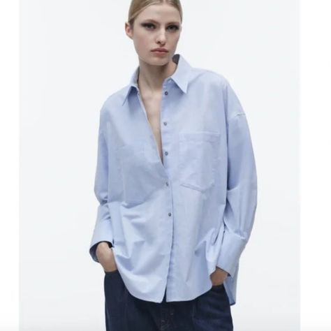 Nwt Zara Oxford Shirt Light Blue Black Denim Shirt, Blue Oxford Shirt, Zara Limited Edition, Red Flannel Shirt, Tee Shirt Outfit, Blue Striped Blouse, Black Button Up Shirt, Oversized Tee Shirt, Women's Button Down Shirt