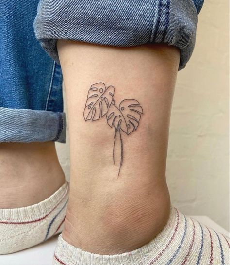 Tiny Monstera Leaf Tattoo, Montesera Plant Tattoo, Monstera Deliciosa Tattoo, Monstera Plant Tattoo, Matisse Tattoo, Monstera Tattoo, Second Tattoo, Leaves Embroidery, Back Of Arm Tattoo