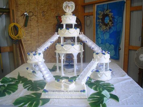 This is a remake of my clients actual Wedding Cake... 70s Wedding Cake, 70s Style Wedding, Fountain Wedding Cakes, 80s Wedding, 70s Wedding, Wedding Cake Fresh Flowers, Round Wedding Cakes, Homemade Wedding, Classic Wedding Cake