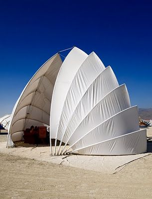 "the chiton", a shell-like collapsible structure at burning man. designed by d'milo hallerberg Temporary Architecture, Membrane Structure, Tensile Structures, Shelter Design, Doomsday Prepping, Temporary Structures, Black Rock City, Textil Design, Tent Design