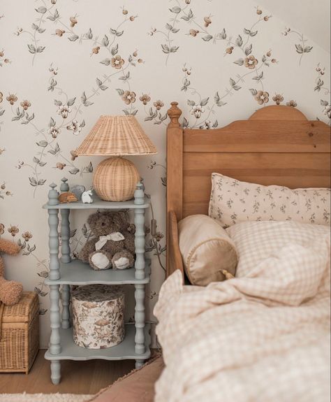 Country Farmhouse Nursery, Light Cottage Core Aesthetic, Cottage Inspired Nursery, French Country Kids Bedroom, English Cottage Girls Bedroom, Toddler Girl Bedroom Vintage, Vintage Primary Bedroom, Girly Kids Room, Toddler Girl Vintage Bedroom