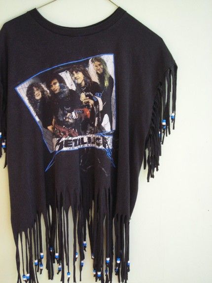 80s cut up shirts Diy Fringe, Goth Hippie, Diy Tie Dye Designs, Metal Goth, Cut Tee Shirts, Fringe Tshirt, 80s Costume, Fringe Shirt, Diy Shirts